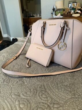 Michael Kors Blush Saffiano Satchel with Matching Wallet